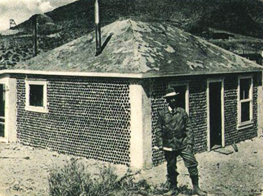 Дом из бутылок Уильяма Пека в городе Тонопа, 1902 год 