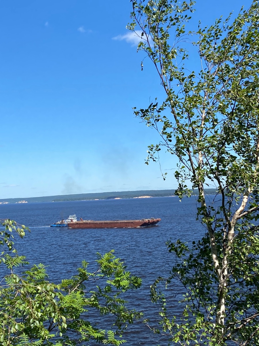 Такой красивый вид открывается на Волгу