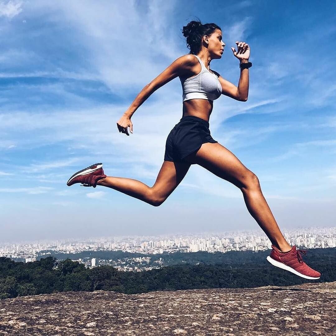 Лёгкая атлетика — олимпийский вид спорта, включающий в себя бег, ходьбу, прыжки и метания. Объединяет следующие дисциплины: беговые виды (бег), спортивную ходьбу, технические виды (прыжки и метания), многоборье, пробеги (бег по шоссе) и кроссы (бег по пересечённой местности). Легкая атлетика считается одним из основных и наиболее массовых видов спорта.