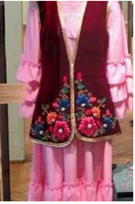 Женская рубаха кумек с безрукавкой кысма.