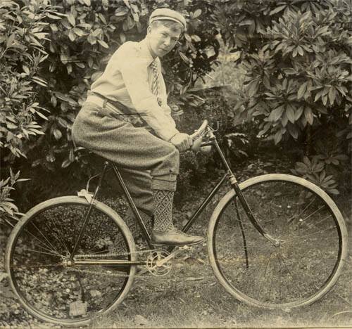 Фотография 1890-х годов из коллекции Веломузея Андрея Мятиева.