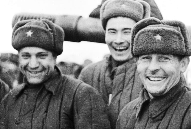 Улыбка солдата из Яндекс-картинок