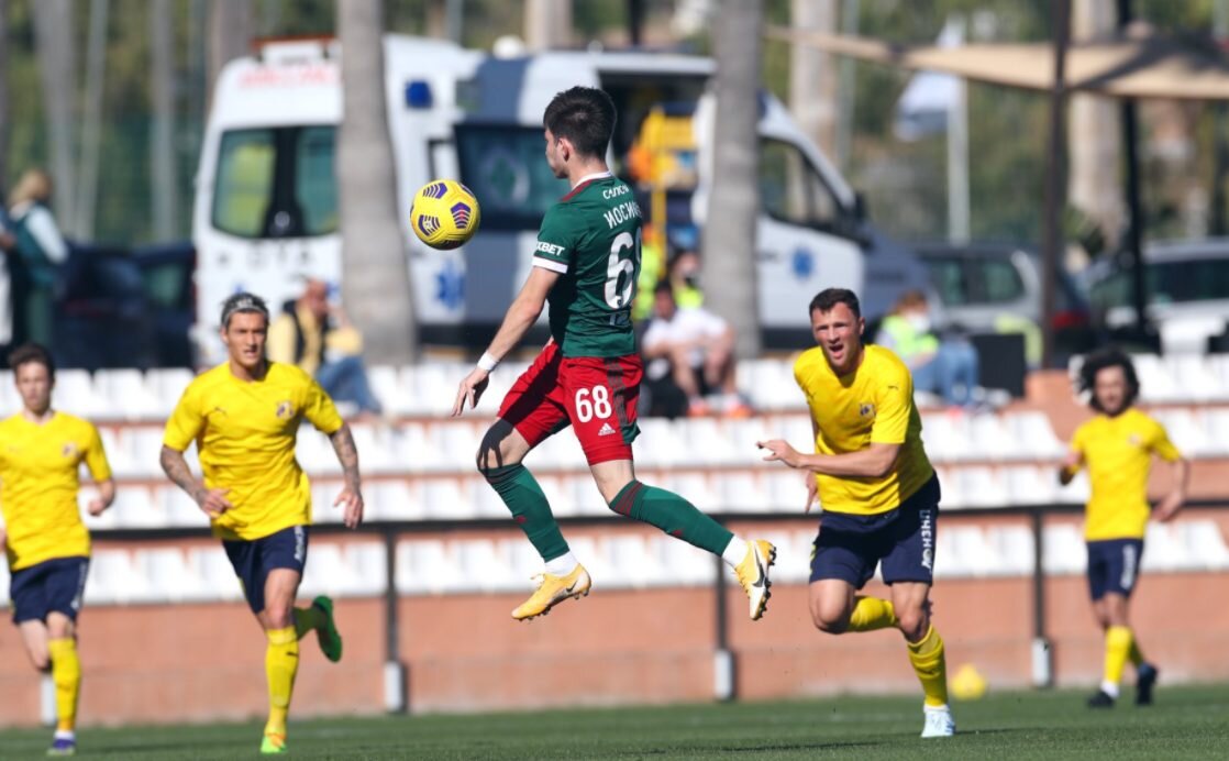 Железнодорожники и дончане провели заключительный контрольный поединок перед возобновлением сезона матчами Кубка России, и москвичи одержали победу (2:1).