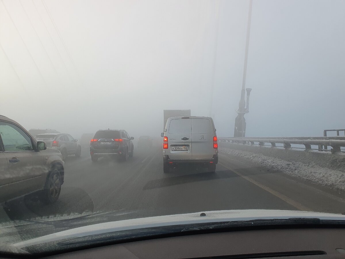 У нас конечно не Лондон, но тот еще туман. Авторская фотография.