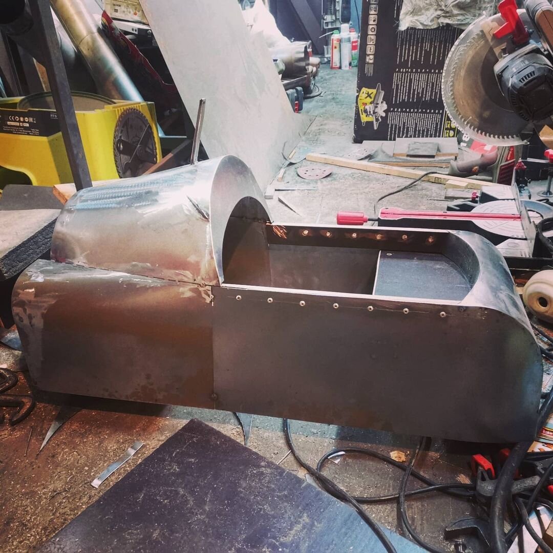 Ровно и красиво было не согнуть - пришлось делать "на коленке"