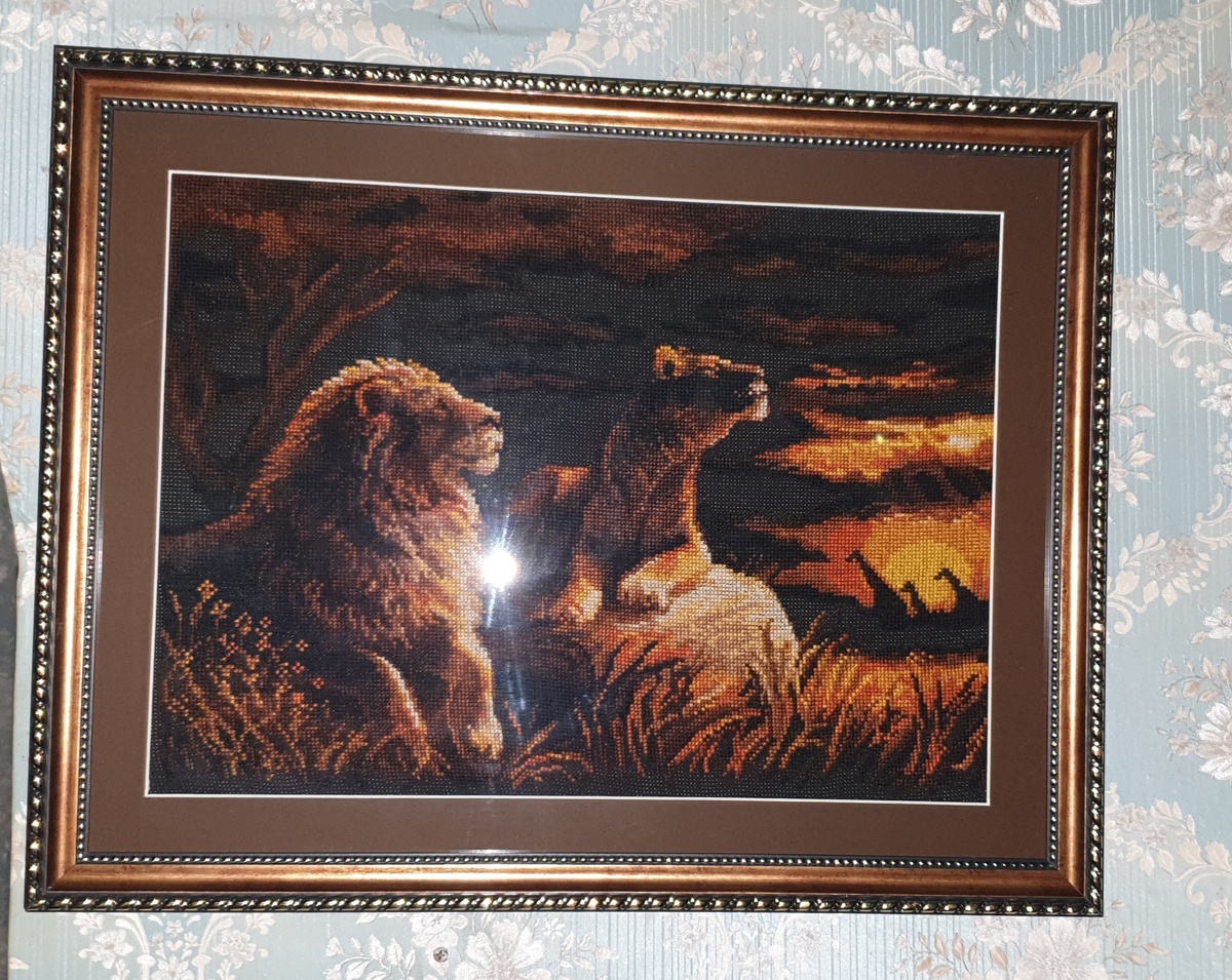 Львы в саванне