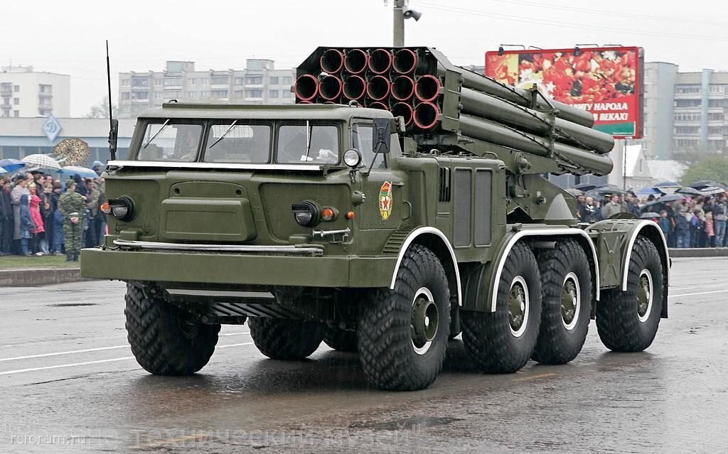 ЗИЛ-135ЛМ с реактивной системой залпового огня "Ураган". Адрес иллюстрации: http://special.gvtm.ru/thumb/2/qCzax5TOvAsGS2n1yd55BQ/r/d/03_2.jpg