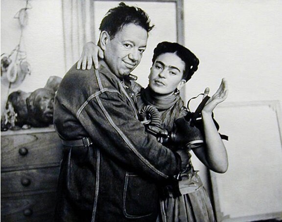 Фрида с мужем, фото wikimedia.org.