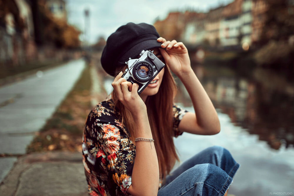 Какую позу принять, чтобы шикарно смотреться на фотографиях? Сейчас расскажем! :)