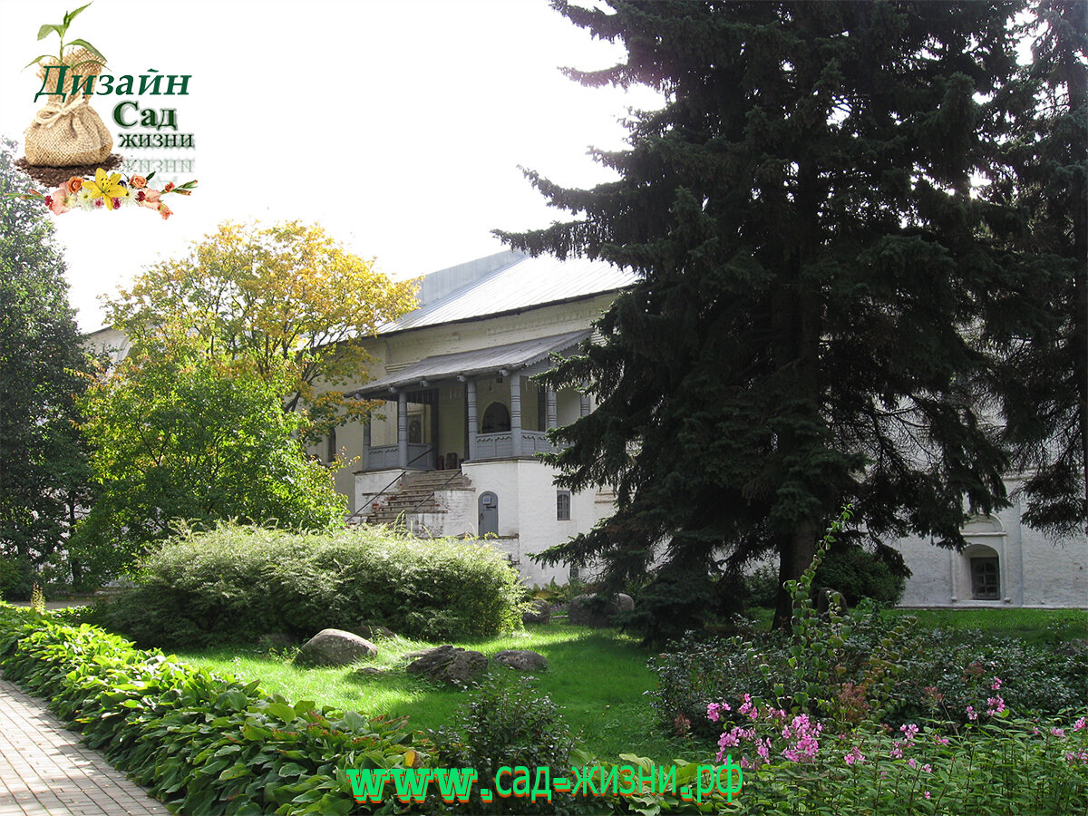 Цветники в Ярославском музее-заповеднике