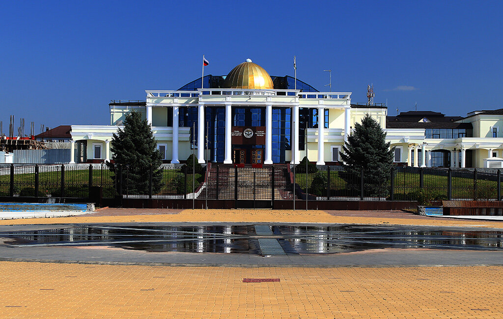 Президентский дворец в Магасе