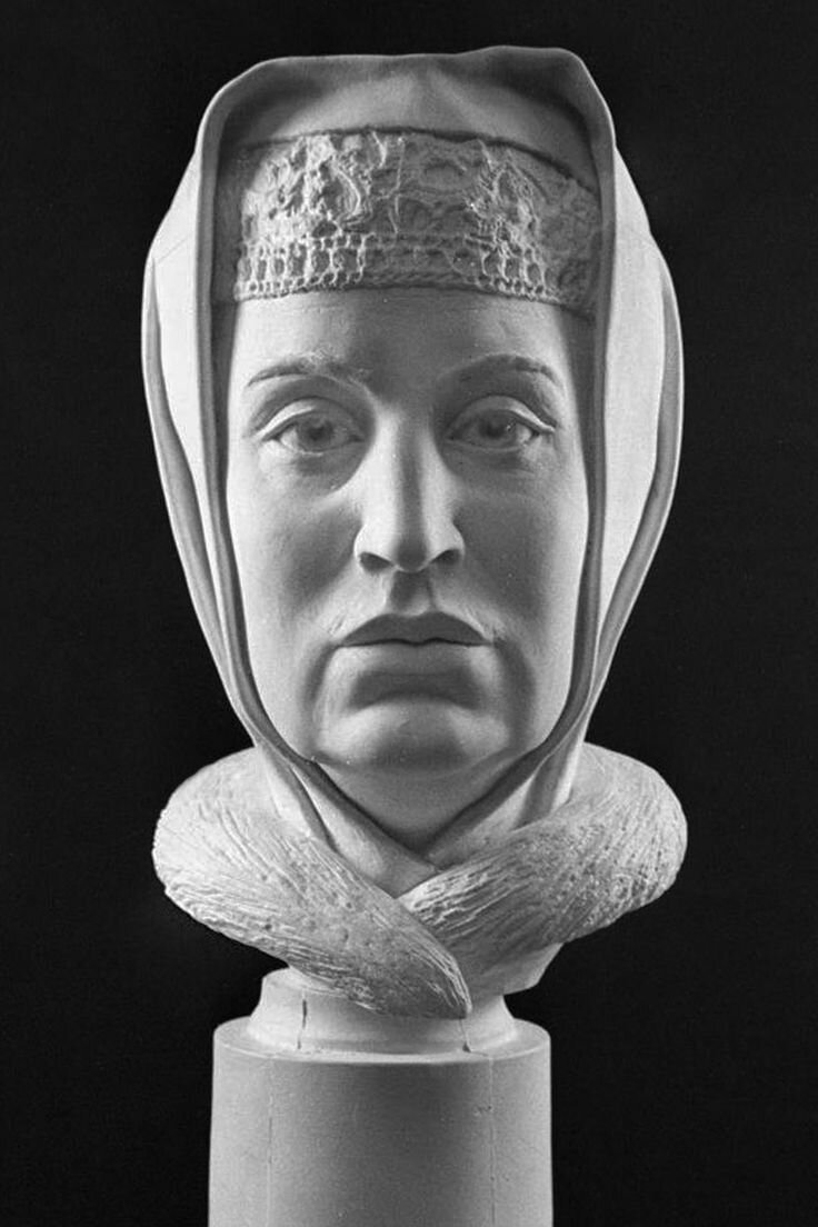 Реконструированный облик Софьи Палеолог. (М. Герасимов)