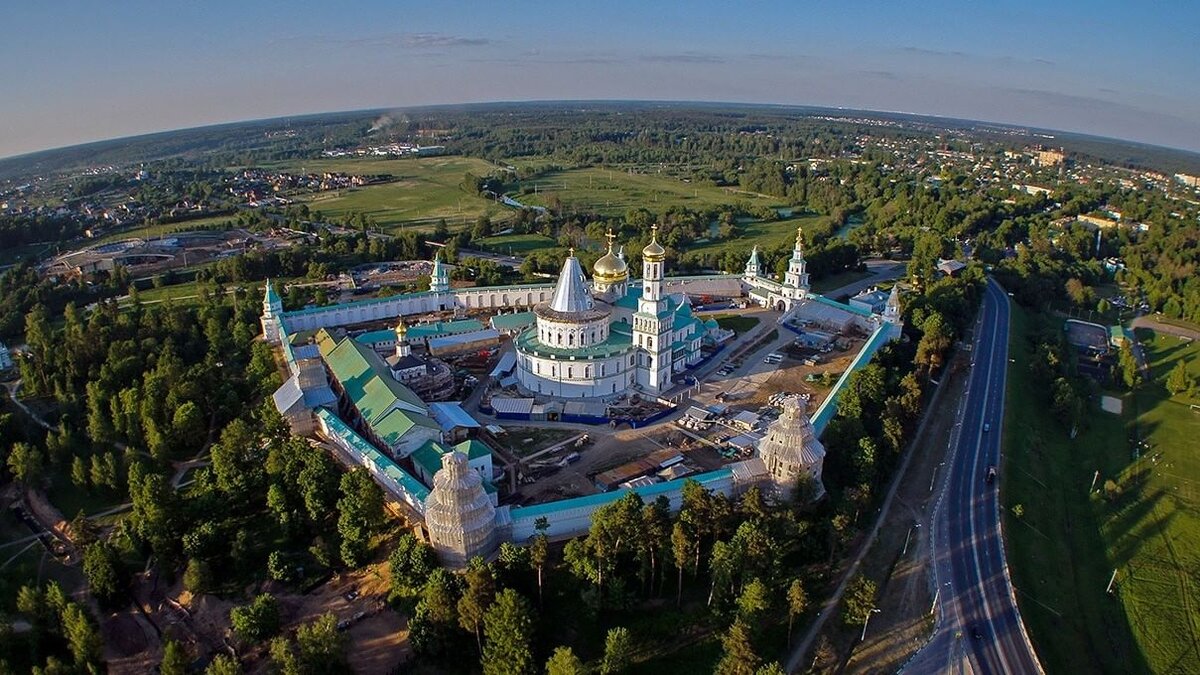 Новоиерусалимский монастырь в Истре. Новый Иерусалим в Подмосковье монастырь. Новый Иерусалим Истра. Город Истра Московская область Новоиерусалимский монастырь.