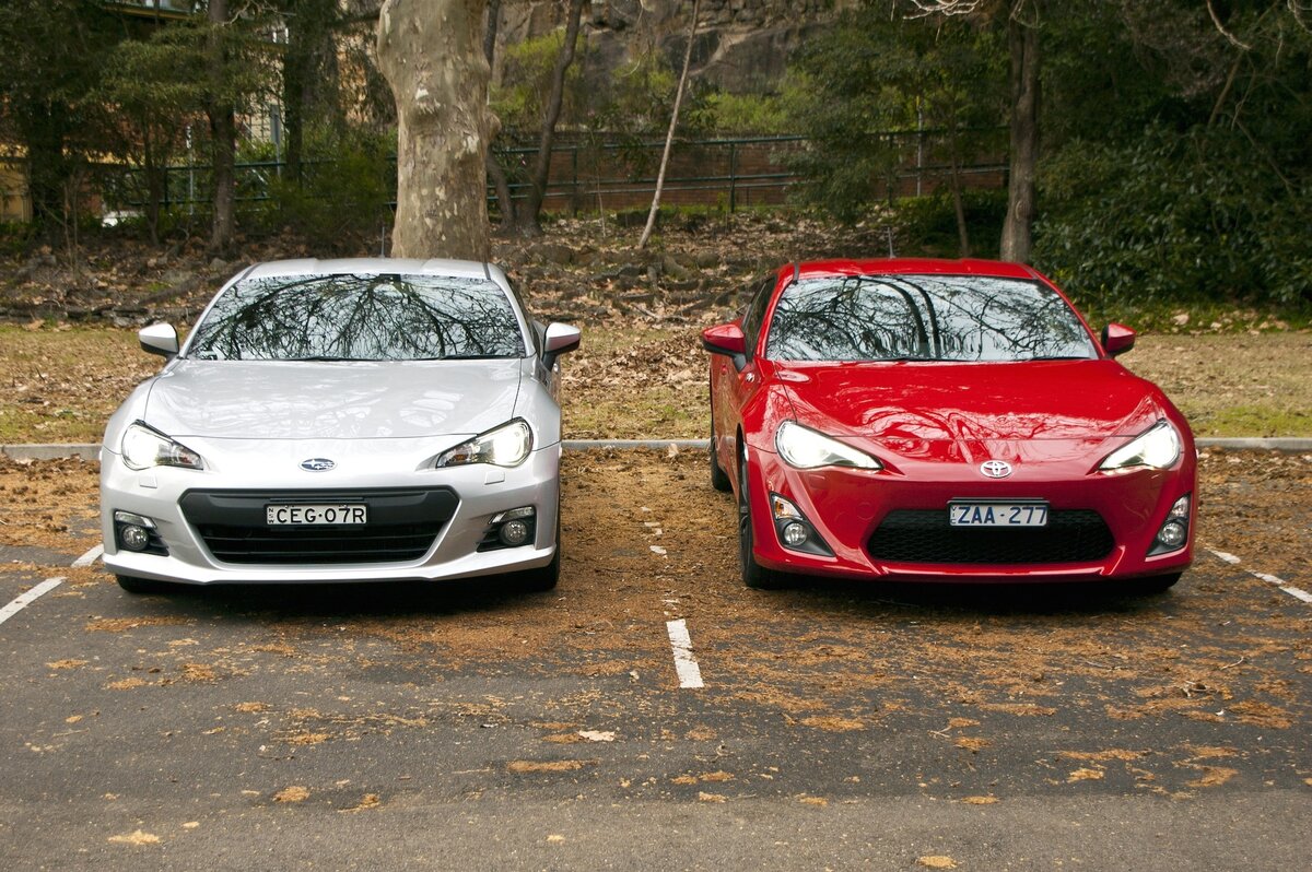 Toyota 86 gt vs Porsche