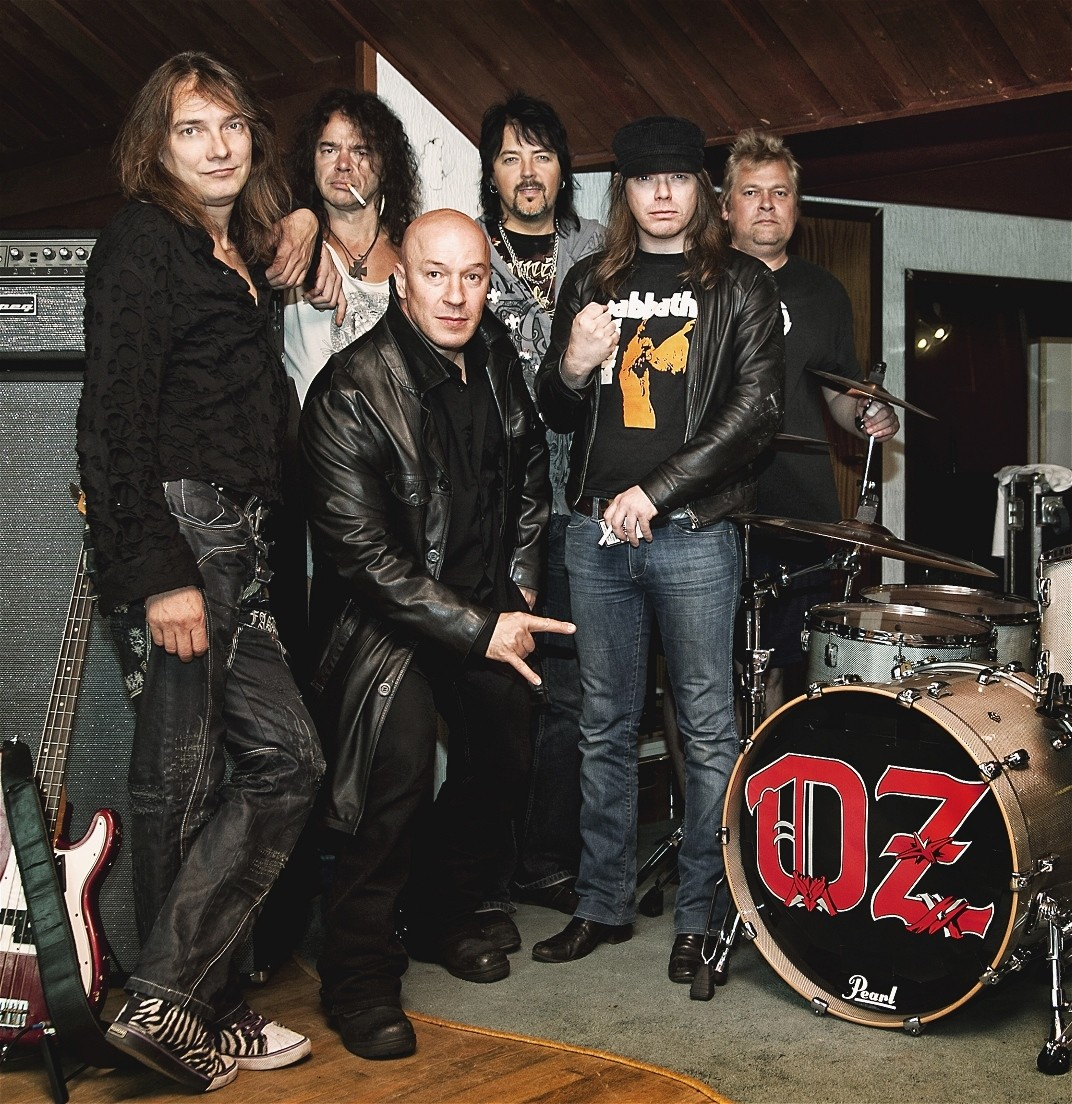 Группа выпустила новый. Группа oz. Oz 1982 Heavy Metal Heroes. Группа стальные. Малоизвестные металл группы.