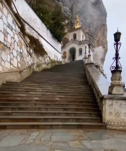 Очень красивое место в Алуште с видом на горы