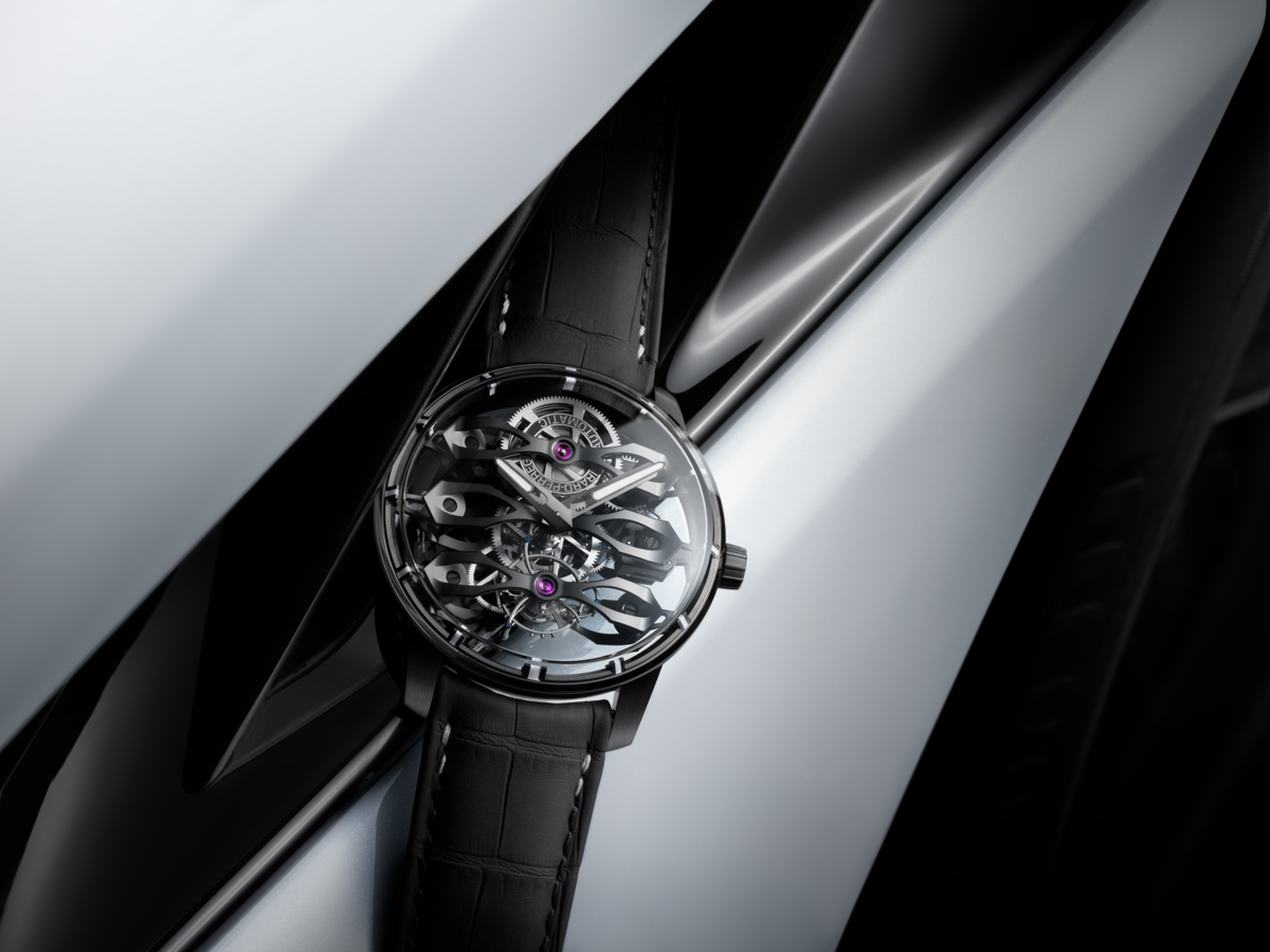 · Новая модельTourbillon with Three Flying Bridges – Aston Martin Edition отражает общие ценности двух брендов класса люкс · Первый результат коллаборации Girard-Perregaux и Aston Martin после...