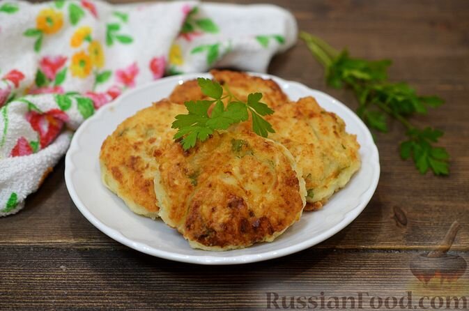 творог, кабачки, мука пшеничная, яйца, соль, масло растительное, зелень петрушки