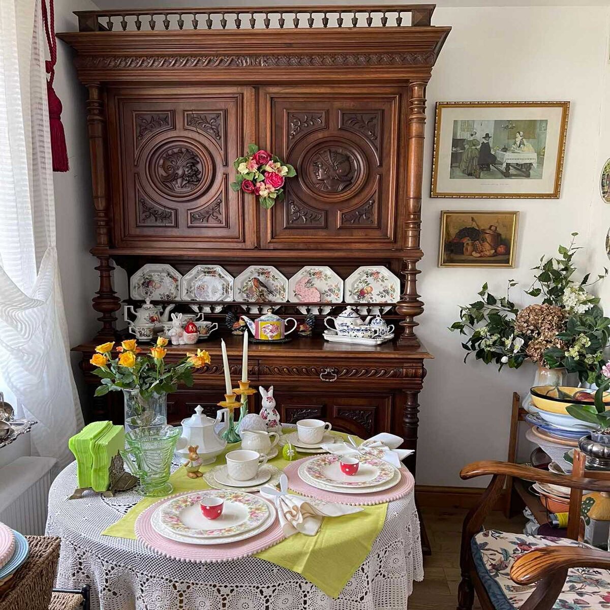 Много всяких вещичек, но все имеет свое, нужное место.