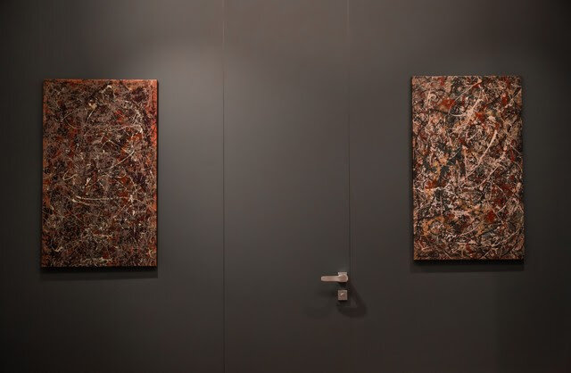 Скрытая дверь в интерьере