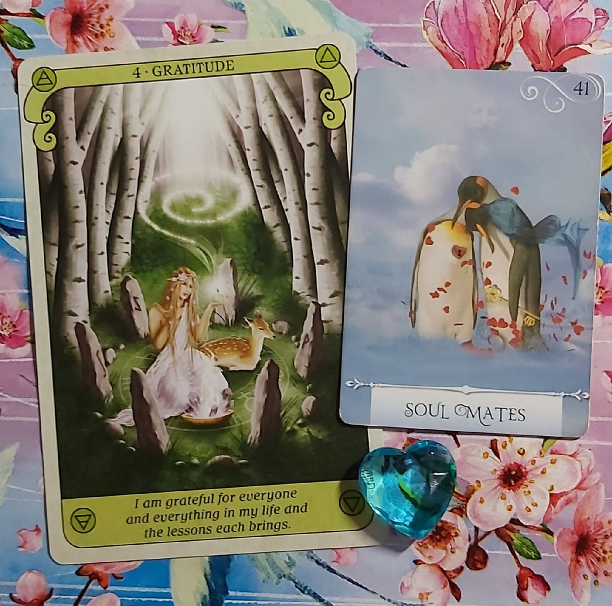 Вам необходимо искренне поблагодарить Небеса за всех тех людей, которых вы встречаете на своём жизненном пути. Всех тех, кто поддерживает вас, помогают вам расти и меняться, а также подниматься на новый уровень эволюции своей души. Вы должны понимать, что ни один из них не появился на вашем пути случайно, эти встречи были предопределены свыше. Высока вероятность того, что в ближайшее время вы встретите такого человека, не забудьте поблагодарить Высших за встречу с родственной душой.