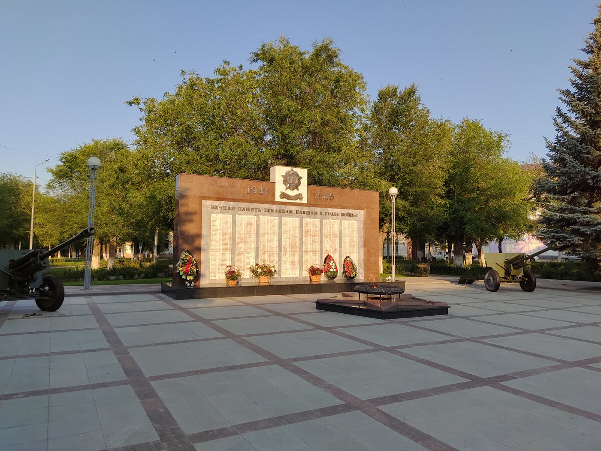 Город Новокуйбышевск Самарской области совершенно теряется на фоне прочих городов области, в первую очередь - самой Самары, спутником которой он является.-31-2
