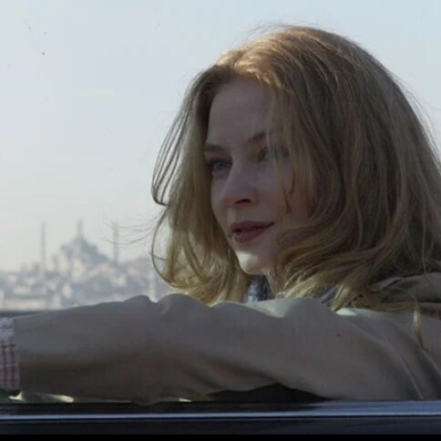 Светлана Ходченкова в фильме "Шпион выйди вон"