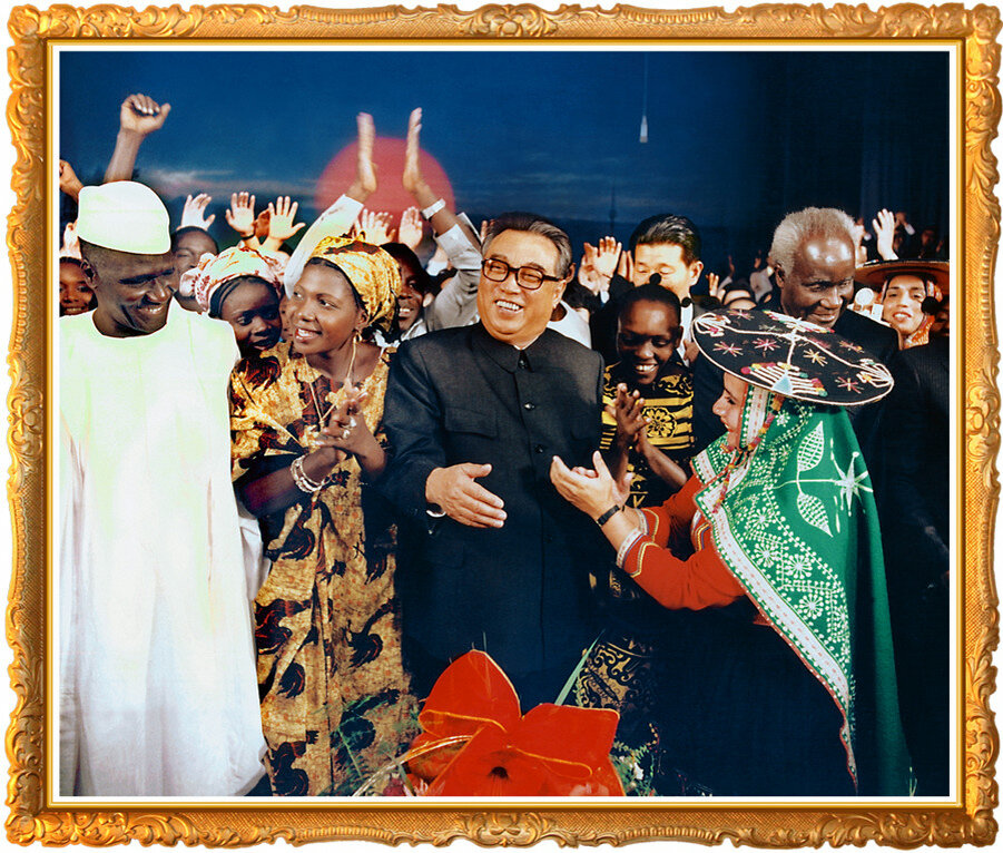 В Пхеньяне, столице КНДР в цветущие весенние дни торжественно проводят Фестиваль дружбы и искусства «Апрельская весна» в обстановке большого ожидания и внимания народов и деятелей искусства разных стран мира. Этот фестиваль, основанный на идеалах самостоятельности, мира и дружбы проводится раз в два года с целью развития дружбы и сплоченности, обмена и сотрудничества между деятелями искусства разных стран мира, и он является общепризнанным большим международным фестивалем исуксства.
С тех пор как впервые открылся Фестиваль дружбы и искусства «апрельская весна» в апреле 1982 года по случаю 70-летия со дня рождения великого вождя товарища Ким Ир Сена, вечного вождя корейского народа, он встретил свое 31-е открытие, а в нем приняли участие всего 18 717 лауреатов международного конкурса, известных деятелей искусства и артистов-соотечественников за рубежом 1 961организаций из 1 148 стран из пяти континентов мира.
На всех протяжении этого фестиваля приняли участие Российский государственный академический симфонический оркестр и Большой симфонический оркестр, Российский Военный ансамбль имени Александрова, Российсий государственный академический ансамбль народного танца имени Мойсеева, ансамбль песни и пляски генерального политбюро Китайской народной освободительной армии, восточный ансамбль песни и пляски Китая, молодой симфонический оркестр Германии, Военный ансамбль песни и пляски Монголии и другие машстабные и знаменитые ансамбли, а также Испанский танцевальный ансамбль Фламенко, Итальянский женский трио Аппасионанте, камерный ансамбль имени Алберика Магнарда из Франции, Венский деревянный духовой оркестр Австрии, музыкальный ансамбль «Кастинг Краунз» из США, цирковая труппа государственного циркового общества из России, цирк из Египта и другие знаменитые ансамбли и труппы, студия «Лариса Долина», бывшая председательница российской Академии национальной культуры и бывшая руководительница российского национального ансабля знаменитая солистка Зыкина Людмила Георгиевна, виолончелист германсого общества «Креузен концерт» Сулейман Александр Омар и многие известные певцы и солисты, лауреаты и знаменитые ансамбли из Финляндии, Австралии, Англии, Болгарии, Армении, Новой Зеландии и из Московского государственного оперного театра.
Своим масштабом и формой проведения, уровнем искусства и притягательной силой Фестиваль дружбы и искусства «Апрельская весна» привлекает больше внимания мира, и тем самым еще более увеличивается число желающих участия в этом фестивале знаменитых деятелей искусства и художественных групп из разных стран мира.
Фестиваль дружбы и искусства «Апрельская весна», содействующий укреплению дружбы и сплоченности, обмена и сотрудничества между деятелями культуры разных стран мира вместе с Днем Солнца широко воспевает беспредельное уважение и сердечное благоговение всего человечества к великим вождям, которые внесли вклад в дело самостоятельности мира, и будет вечно сиять из поколения в поколение.