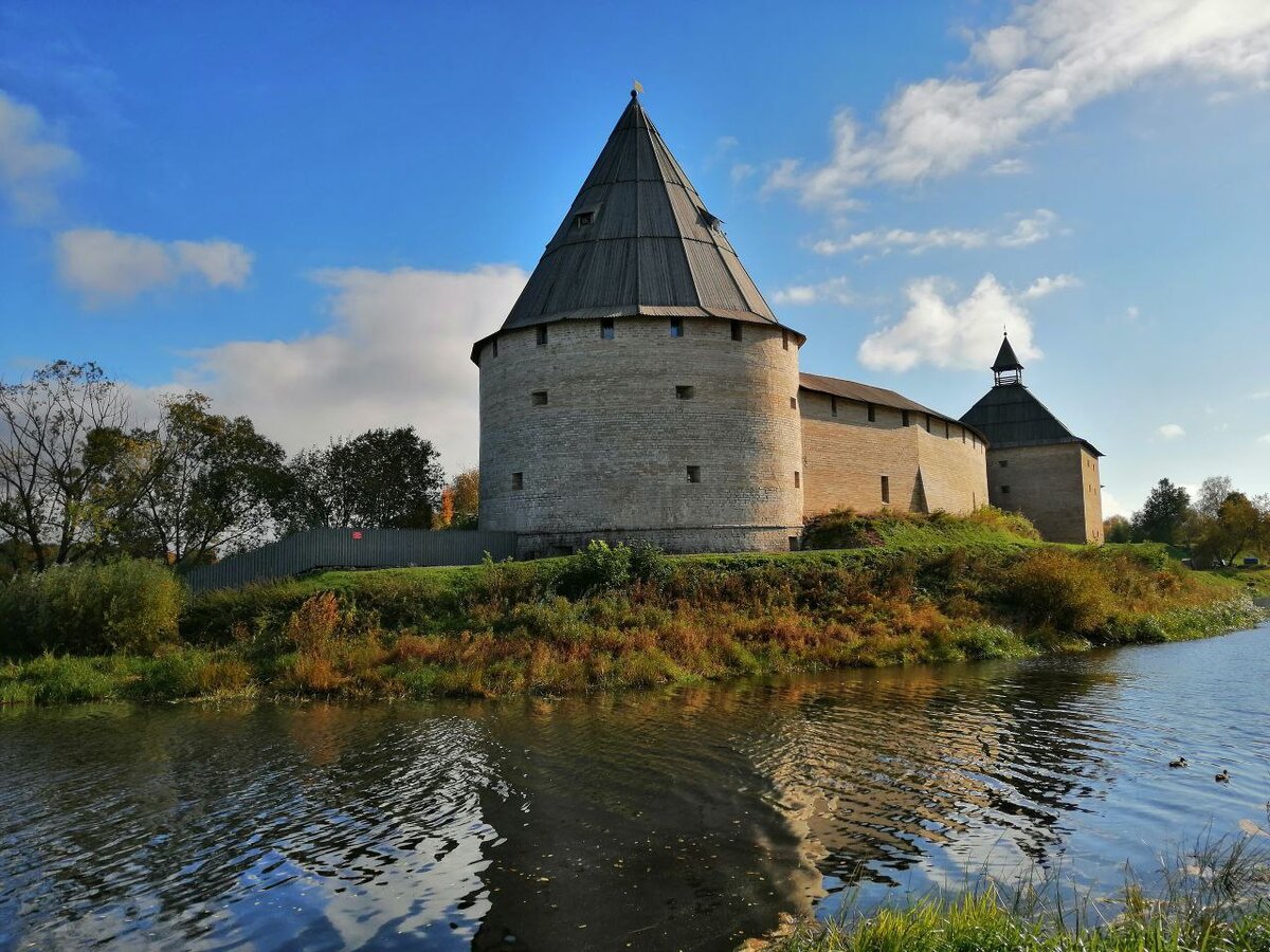 Сейчас тихое местечко, уточки плавают)