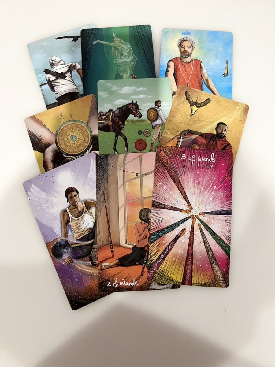 1️⃣ Во-первых, велика вероятность, что появится в жизни мужчина из прошлого , как пример , бывший партнёр . Во-вторых , будет встреча с новым, очень экстраординарным мужчиной, возможно, увлекающимся «эзотерикой», творческим . Вам стоит лишь запастись терпением, не терять оптимизма. Встреча с новым мужчиной вот-вот произойдёт. Кстати , возможно он будет разведён 