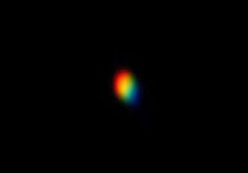 Меркурий, находящийся низко над горизонтом, похож на крошечную радугу. (Остин Джарбо)