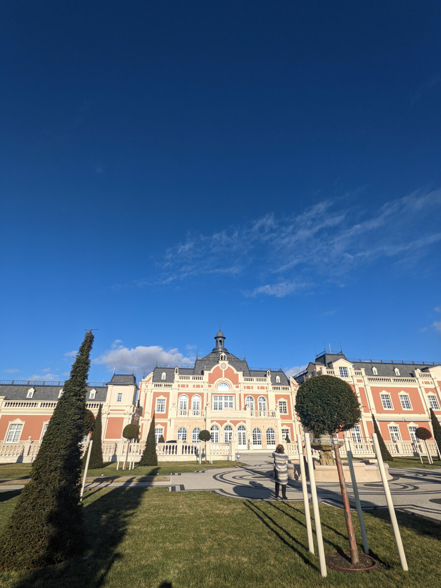 Шато де Талю, вид снаружи