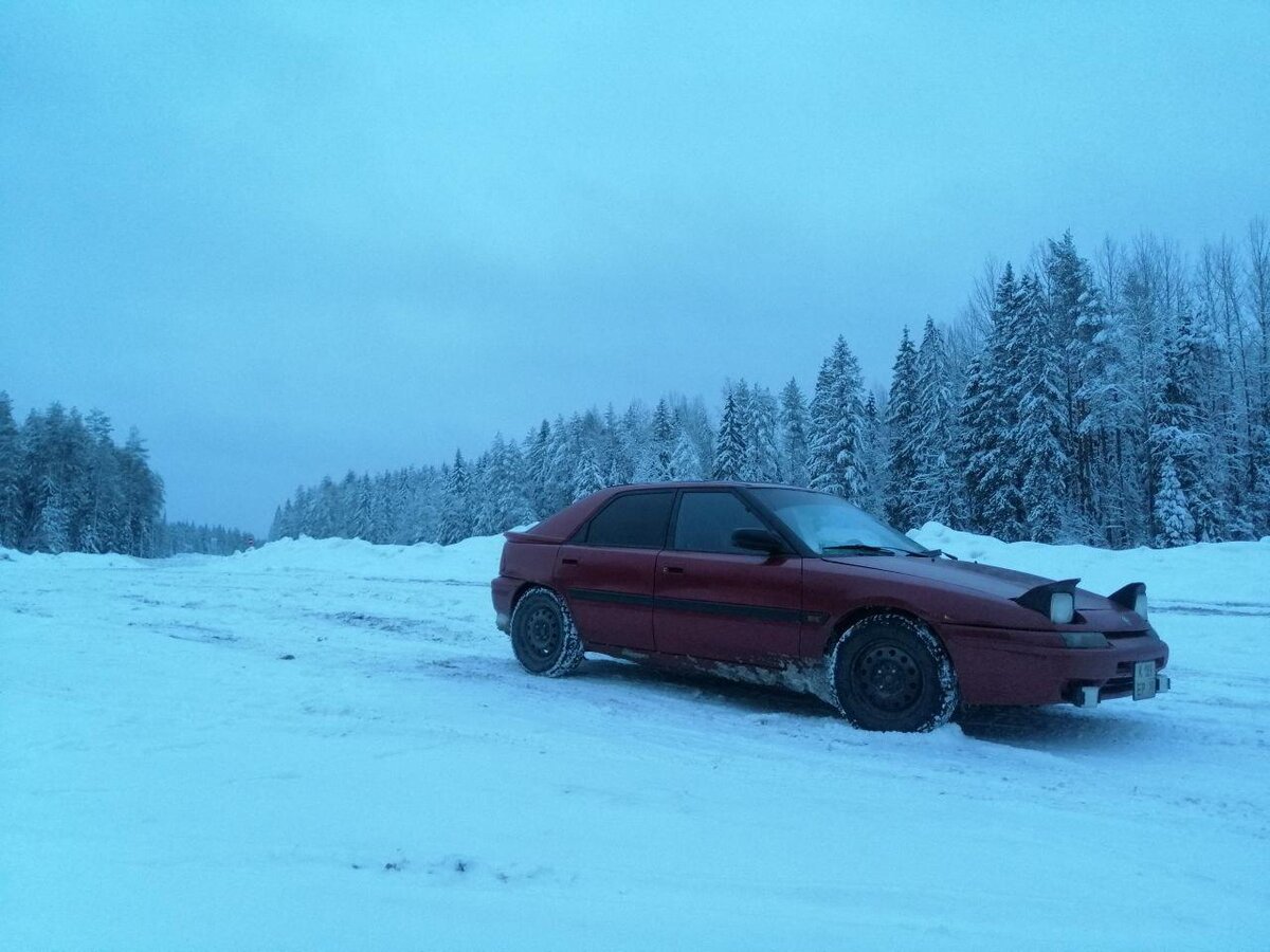 У нас в Питере все еще снег 15 марта, но уже рыхлый. Купили 323 в феврале 2022 года. Авто без откровенного гнилья.