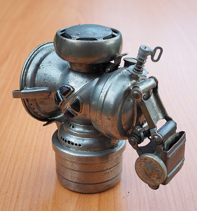 Английский ацетиленовый  фонарь Lucas Luminator, изготовленный в 1902-09 годах. Из коллекции Веломузея Андрея Мятиева.