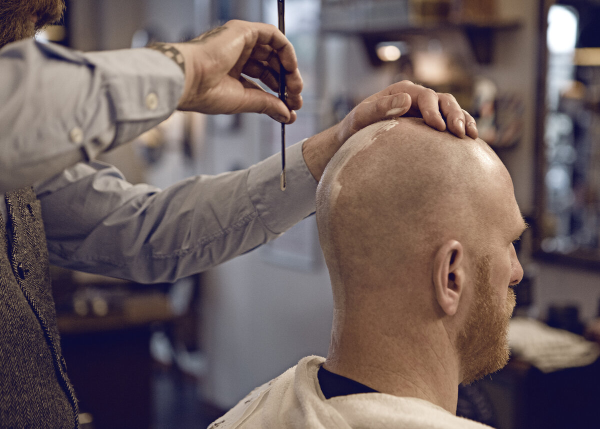 Гладко и брутально. Как правильно ухаживать за бритой или лысой головой |  Russian Barber Community | Дзен