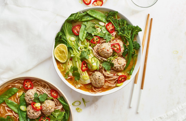 лакса с фрикадельками из индейки