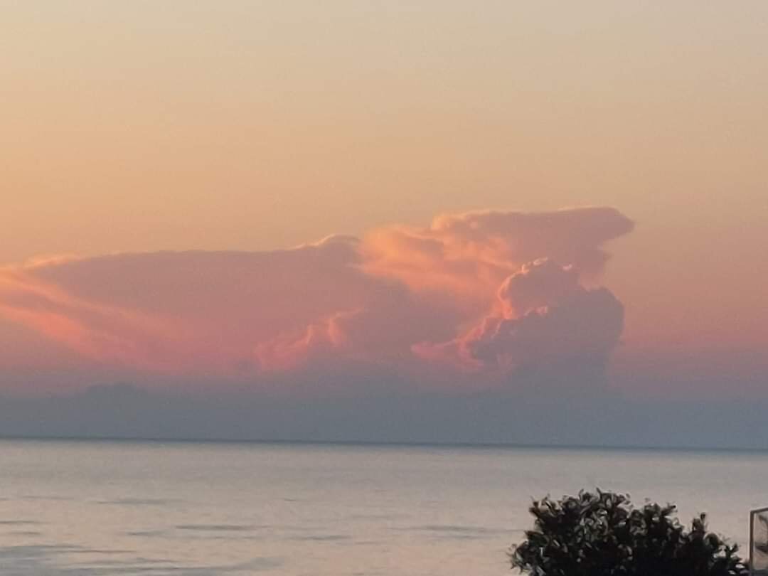 Рассвет над заливом Солнца (baia del Sole)