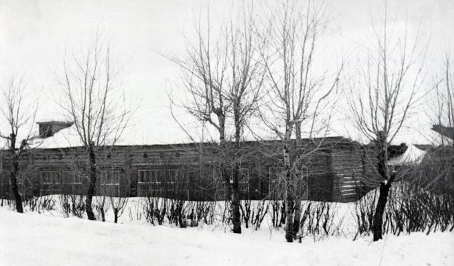 Железнодорожная школа-семилетка №95 в Березняках, где Борис Ельцин учился с 1939 по 1945 годы (иллюстрация из открытых источников)