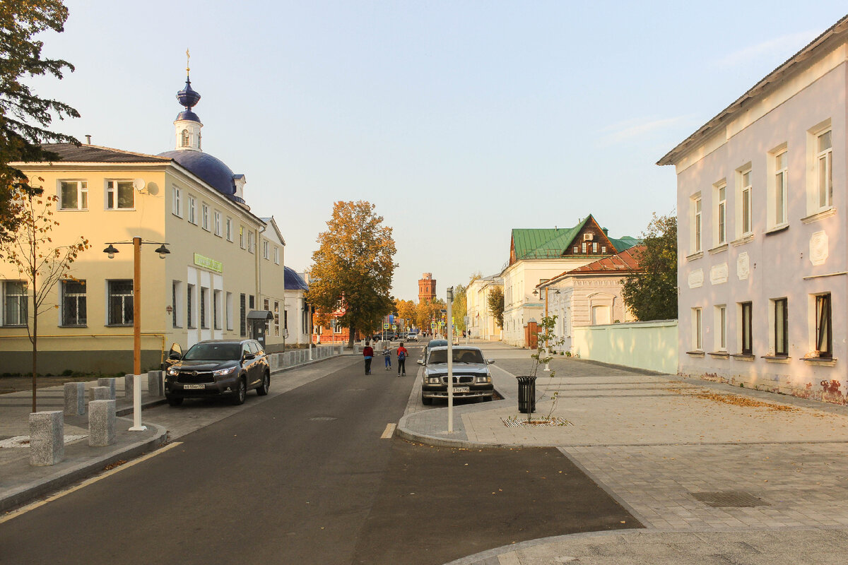 Как живет российская провинция в 50 километрах от Москвы - Звенигород.  Показываю дома простых людей | Самый главный путешественник | Дзен