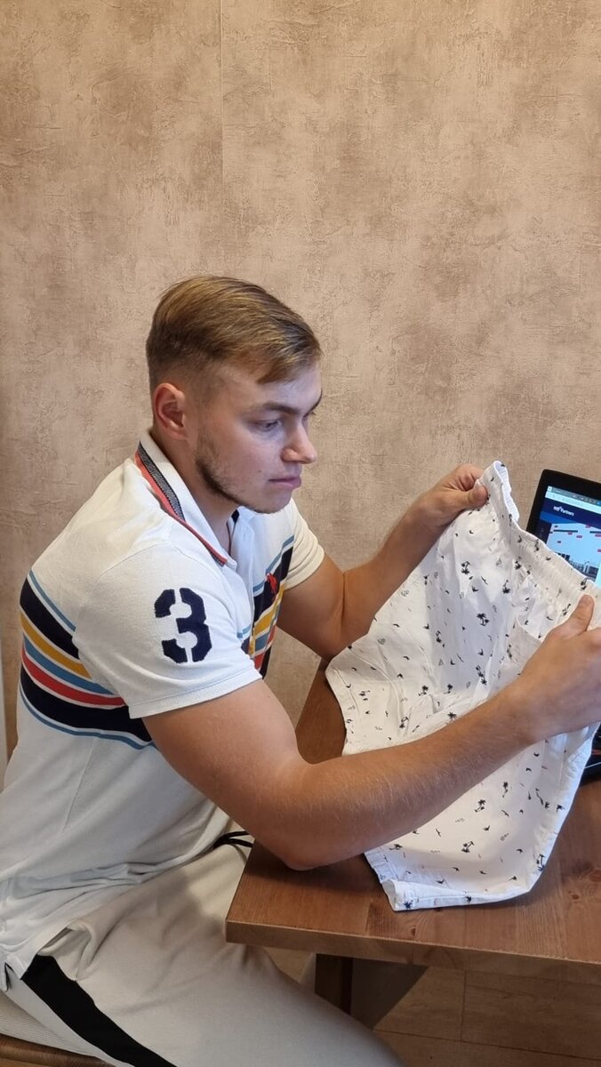     Одежду, которая продается в России, как известно, чаще всего производит Китай.