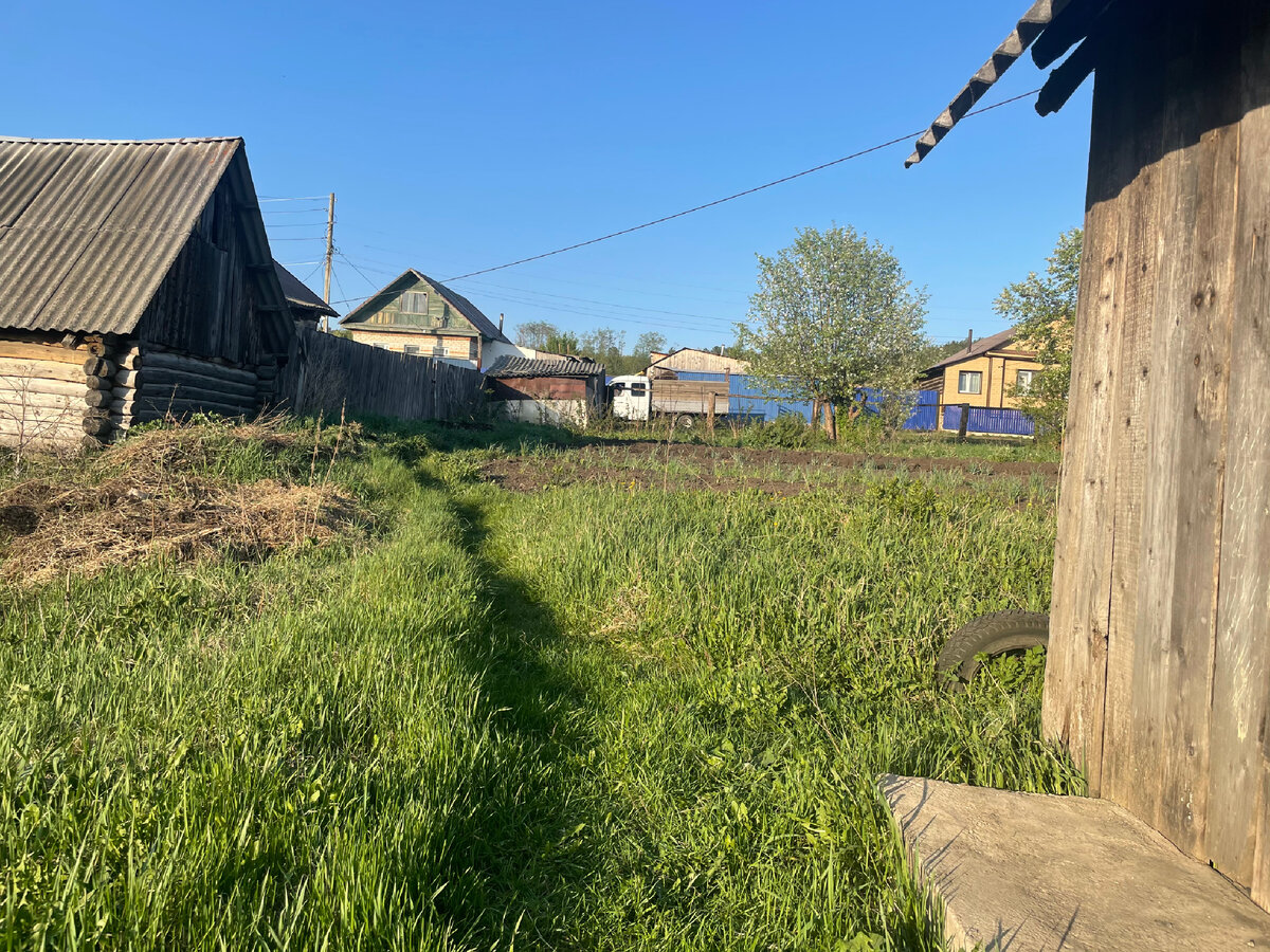 Родился я вообще в доме в частном секторе. Но Мама была учителем и ей дали квартиру.