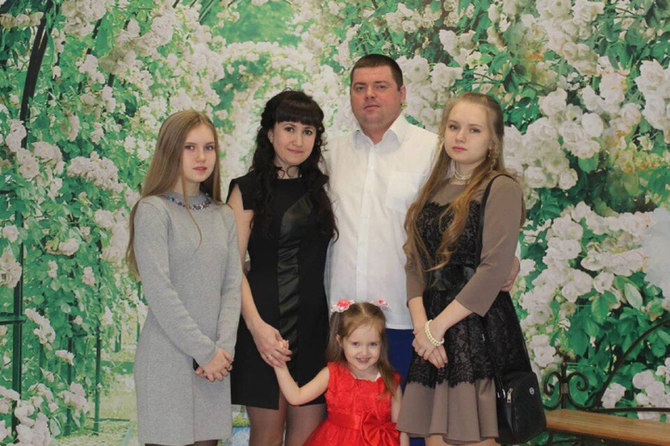     Алексей часто говорил, что не успокоится, пока не появится сынок. Фото: отдела ЗАГСА в Братске.