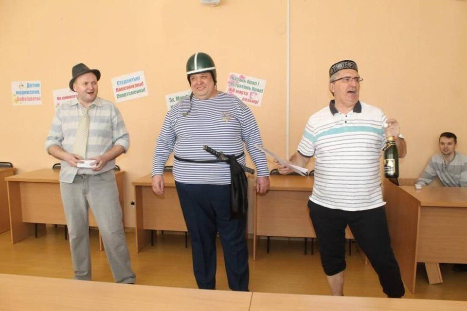     Образ Бывалого мэру тоже к лицу. Фото: ТГ-канал Олега Боровского.