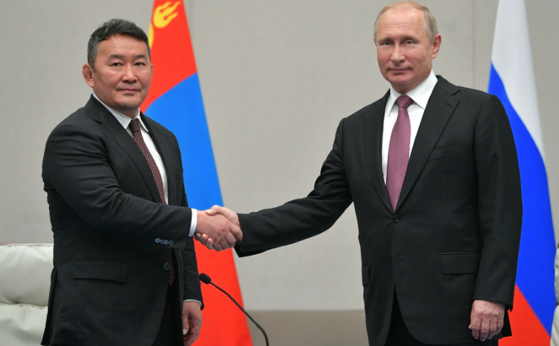 Экс-президент Монголии Халтмаагийн Баттулга и Владимир Путин