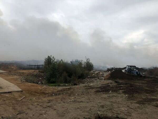     На полигоне «Залесье» продолжается ликвидация возгорания