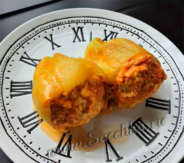 Фаршированные курицей перцы