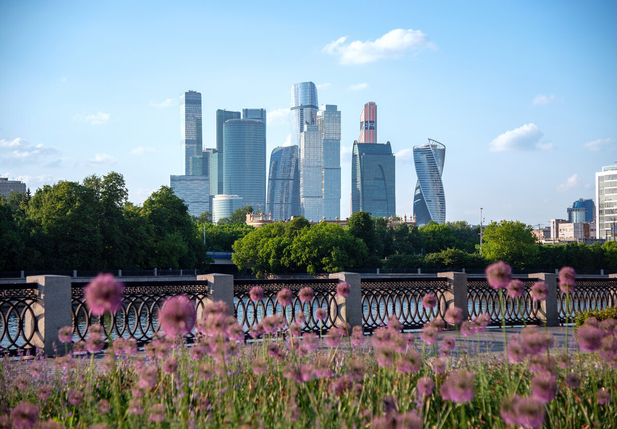 Сан сити парк. Лужники набережная. Лужники набережная новая. Лужники Москва Сити. Лужнецкая набережная Москва.