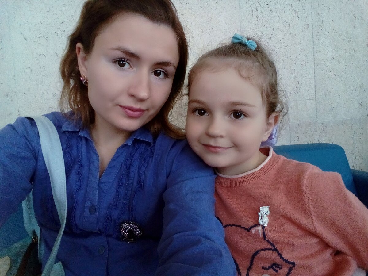 Вот такие волосы были до осветления. 