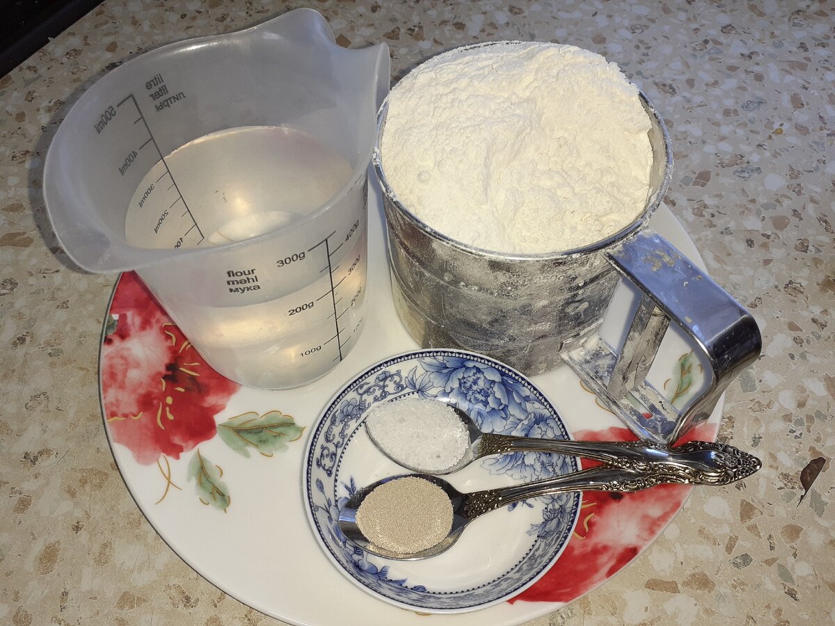 Продукты для рецепта, масло растительное в кадр не попало...