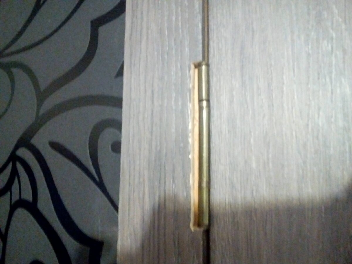 не правильно установленный наличник двери